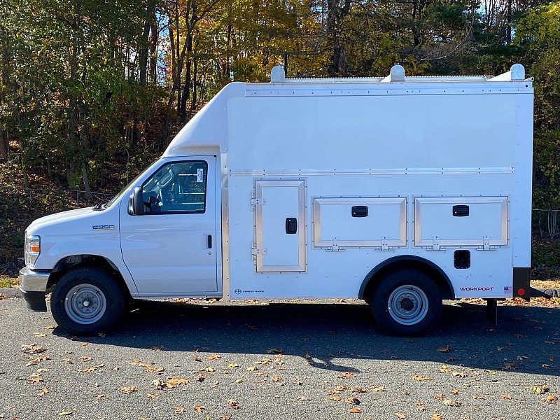 New 2026 Ford E-350 and Econoline 350 Super Duty w/ Power Equipment Group RWD image 4