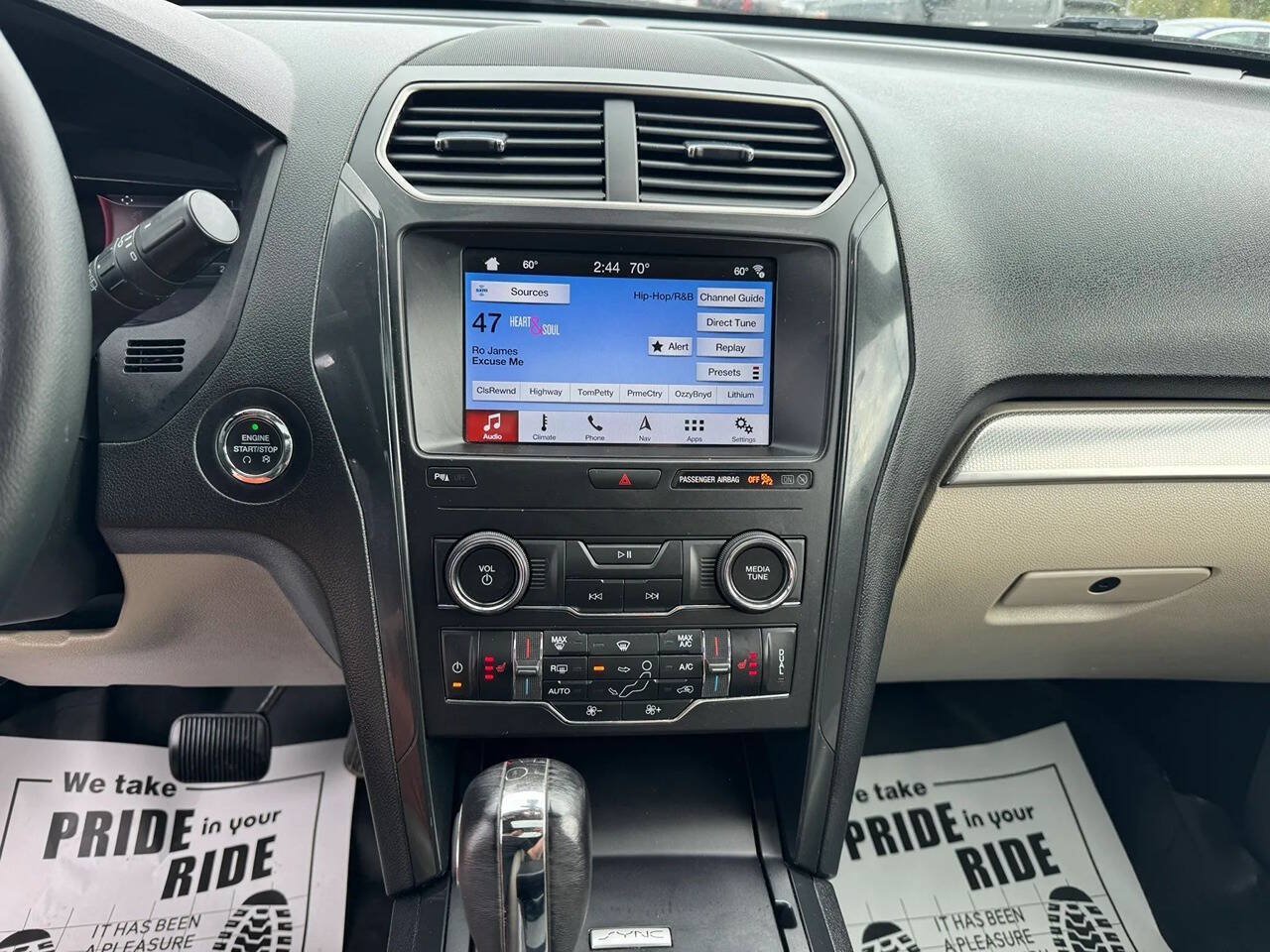 Used 2019 Ford Explorer XLT w/ Equipment Group 202A AWD/4WD image 8