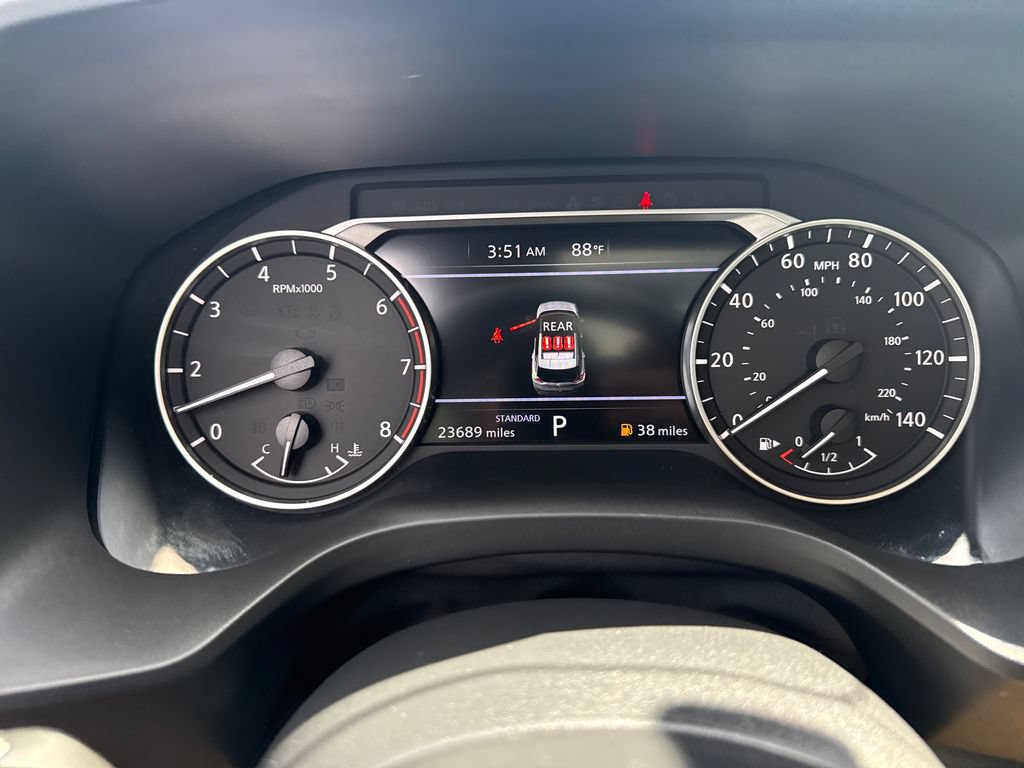 Used 2023 Nissan Rogue SV w/ SV Premium B Package FWD image 17