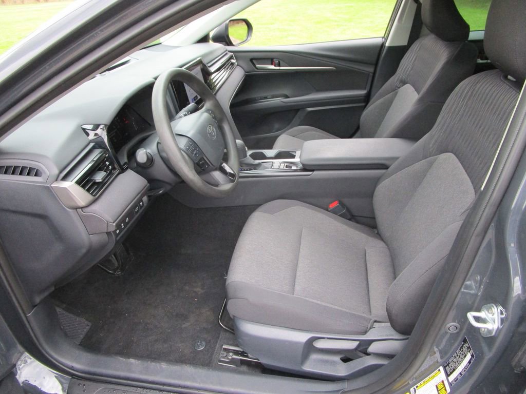 Used 2025 Toyota Camry LE image 20