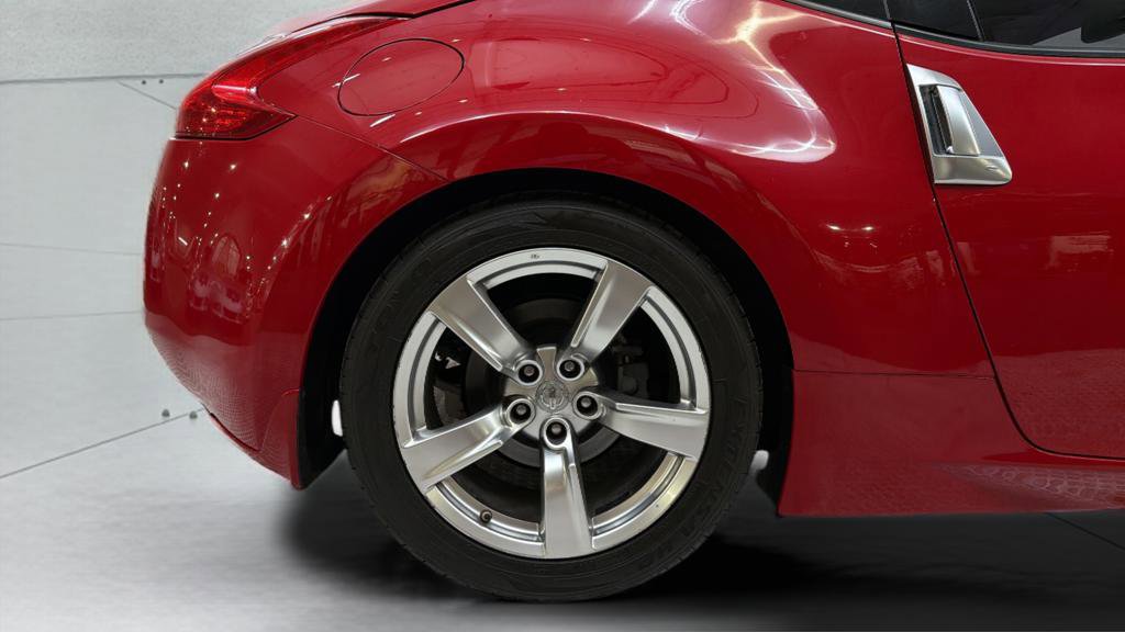 Used 2009 Nissan 370Z Touring image 35
