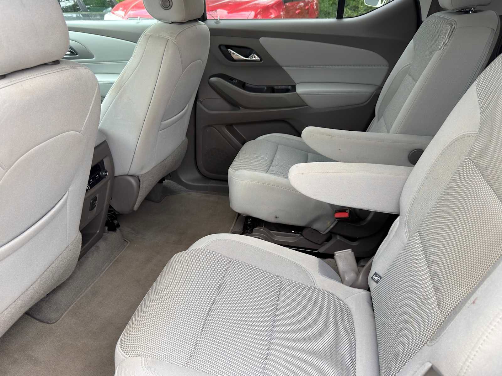 Used 2019 Chevrolet Traverse LT FWD image 23