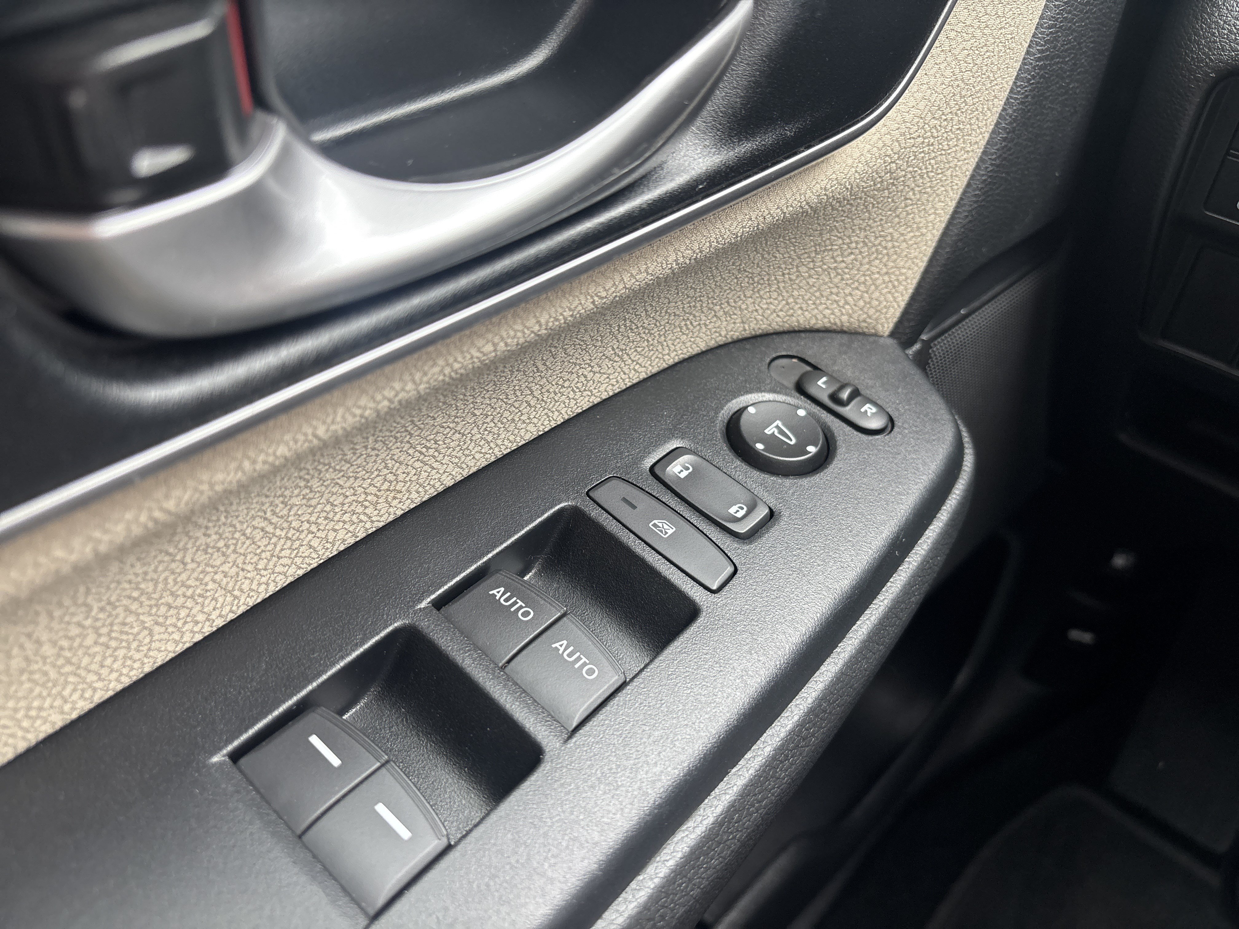 Used 2018 Honda CR-V EX image 17