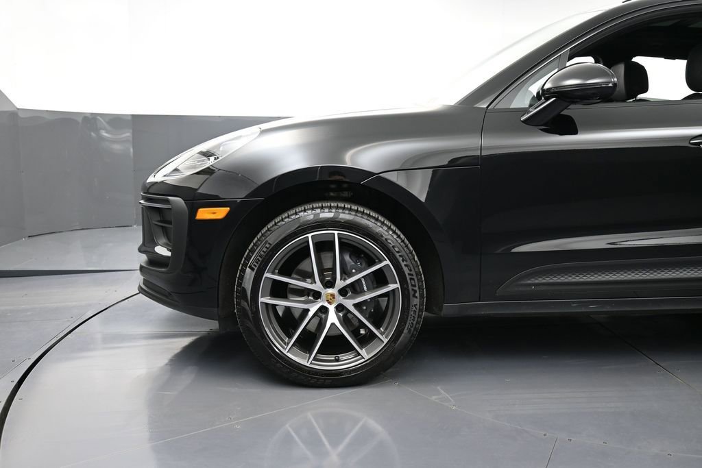 Certified 2026 Porsche Macan AWD/4WD image 12
