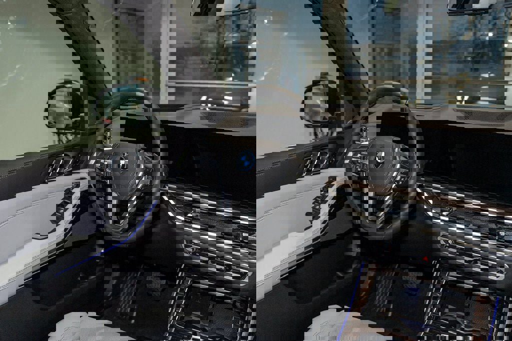 New 2026 BMW X5 xDrive50e w/ Climate Comfort Package image 40