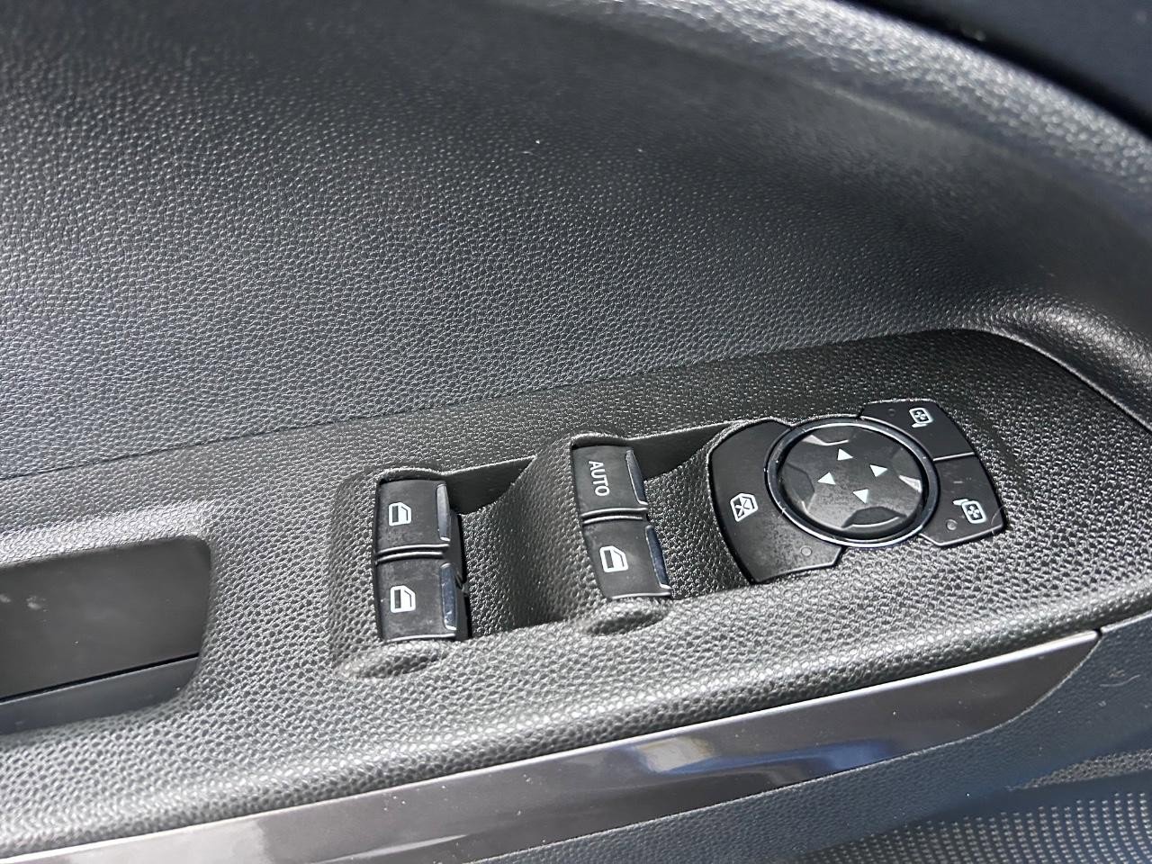 Used 2021 Ford EcoSport SE image 19