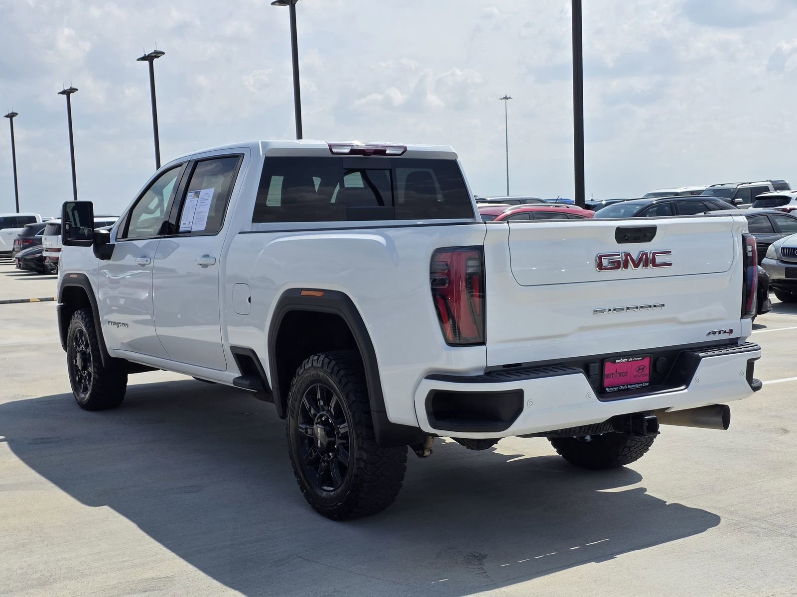 Used 2024 GMC Sierra 2500 AT4 w/ AT4 Preferred Package image 8
