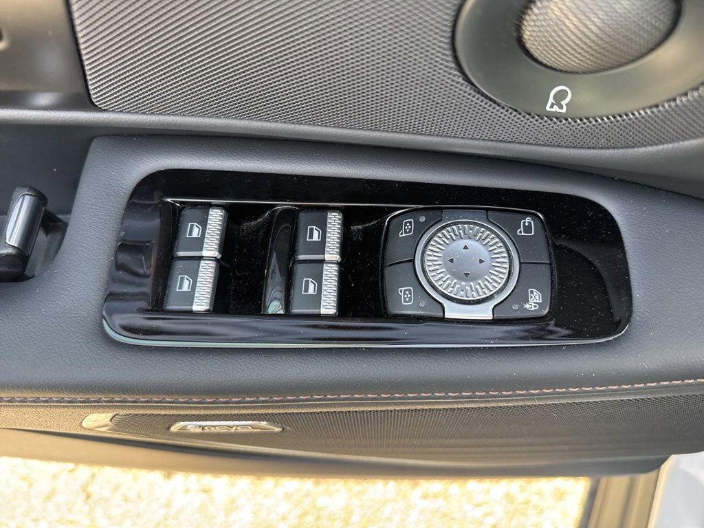 Used 2024 Lincoln Nautilus Reserve w/ Equipment Group 202A image 11