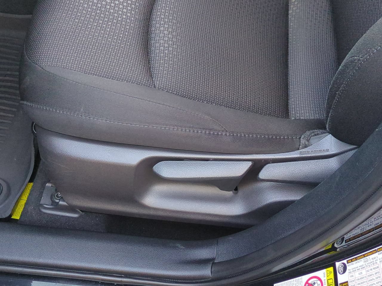 Used 2022 Toyota Prius LE FWD image 32