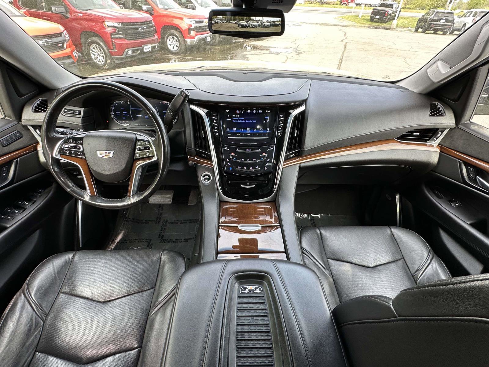 Used 2020 Cadillac Escalade ESV Premium Luxury image 7