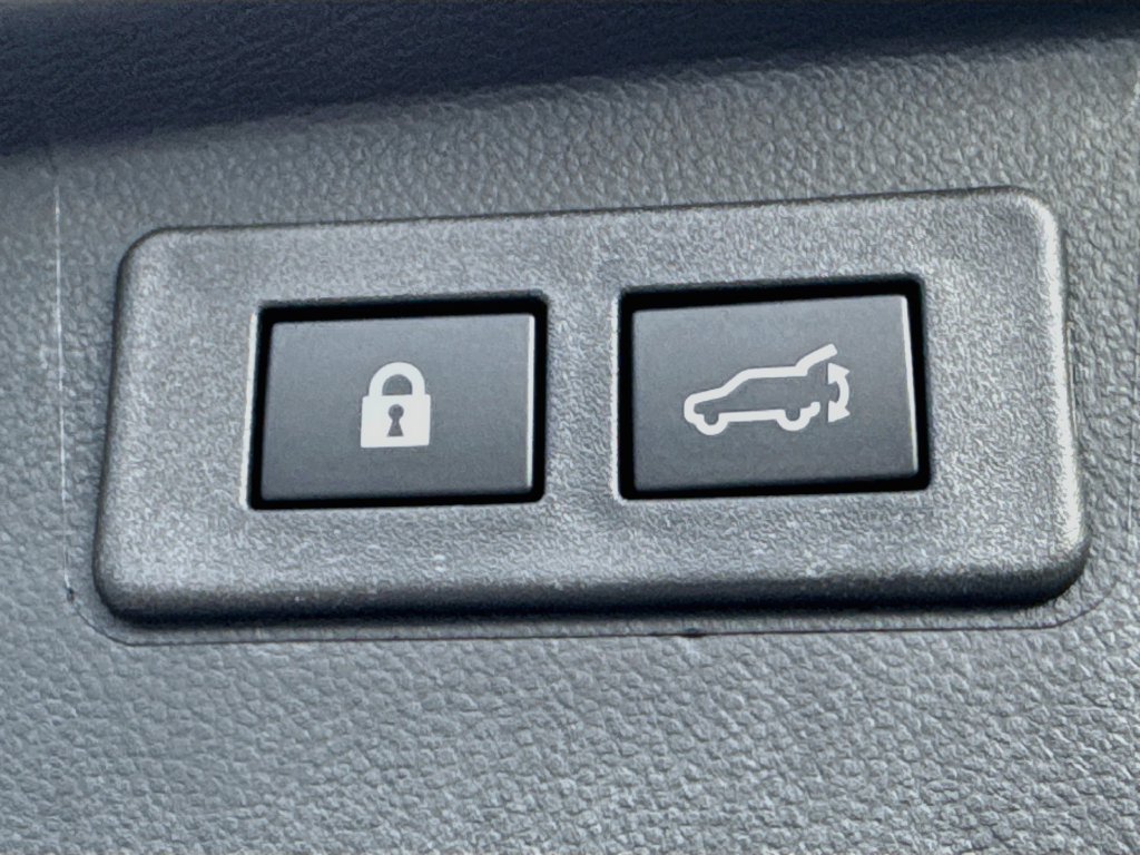 Certified 2025 Subaru Outback Limited AWD/4WD image 36