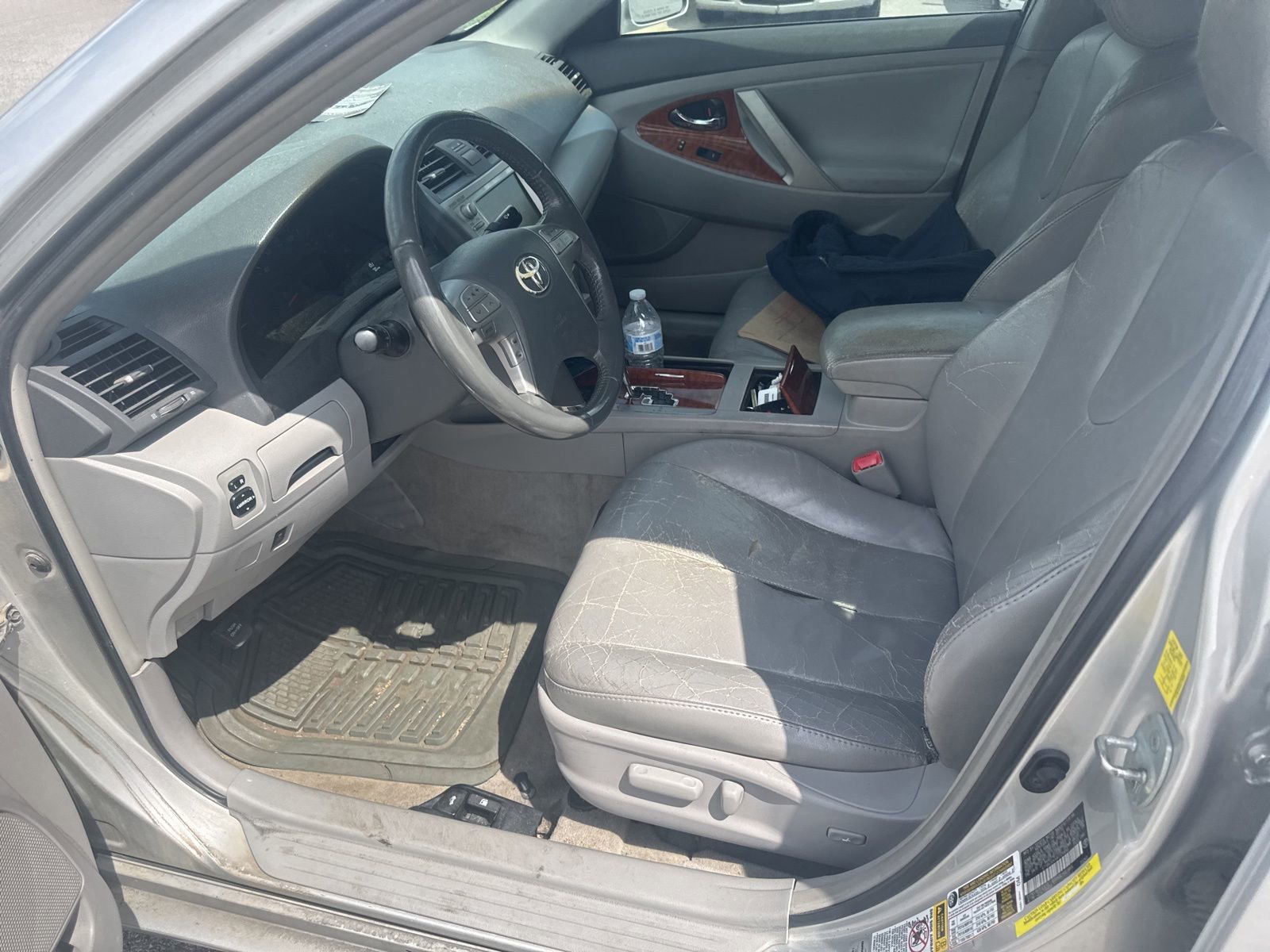 Used 2011 Toyota Camry XLE w/ SE/XLE Extra-Value Pkg image 12