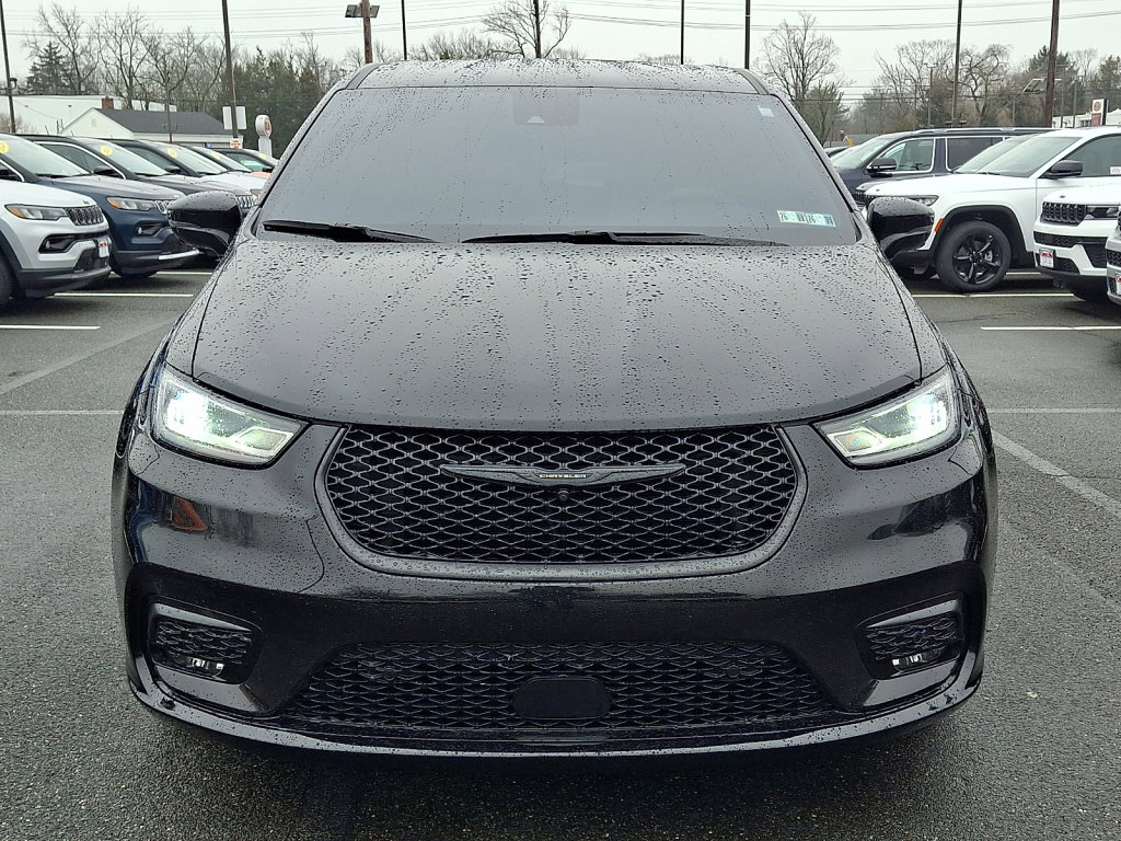 Used 2023 Chrysler Pacifica Limited w/ S Appearance Package image 8