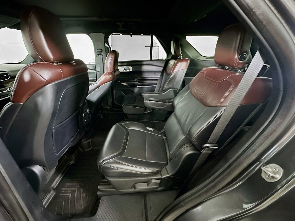 Used 2020 Ford Explorer Platinum w/ Premium Technology Package image 26