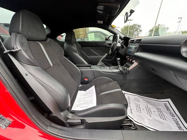 Used 2022 Toyota GR86 Premium w/ ALL Weather Mat Package (TMS) RWD image 27