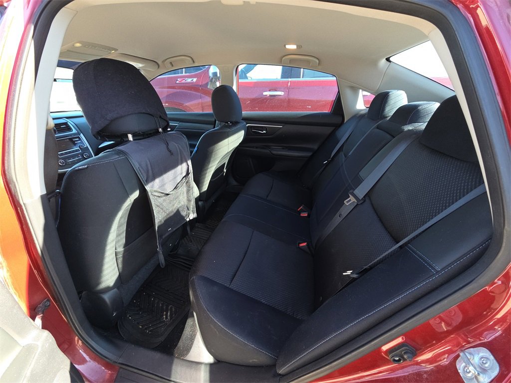 Used 2016 Nissan Altima 2.5 SR w/ Interior Lighting Package image 14