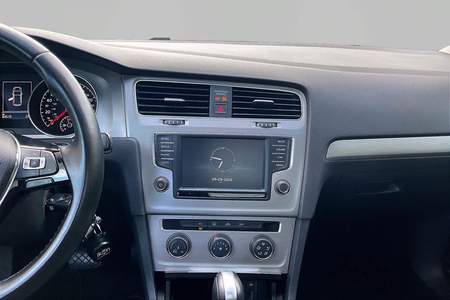 Used 2017 Volkswagen Golf S FWD image 7