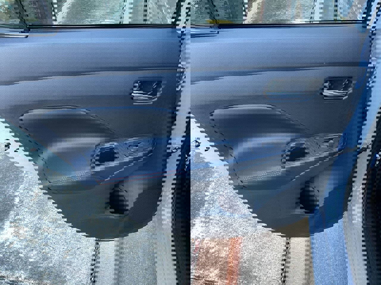 New 2025 Nissan Versa SR w/ Trunk Package image 16