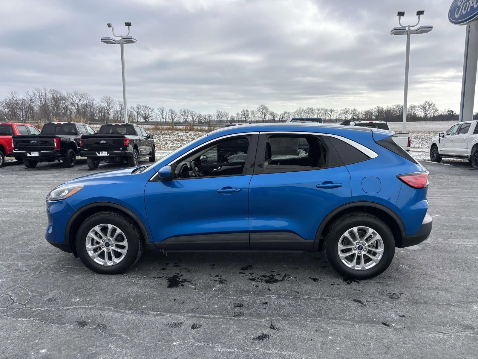 Used 2020 Ford Escape SE image 5