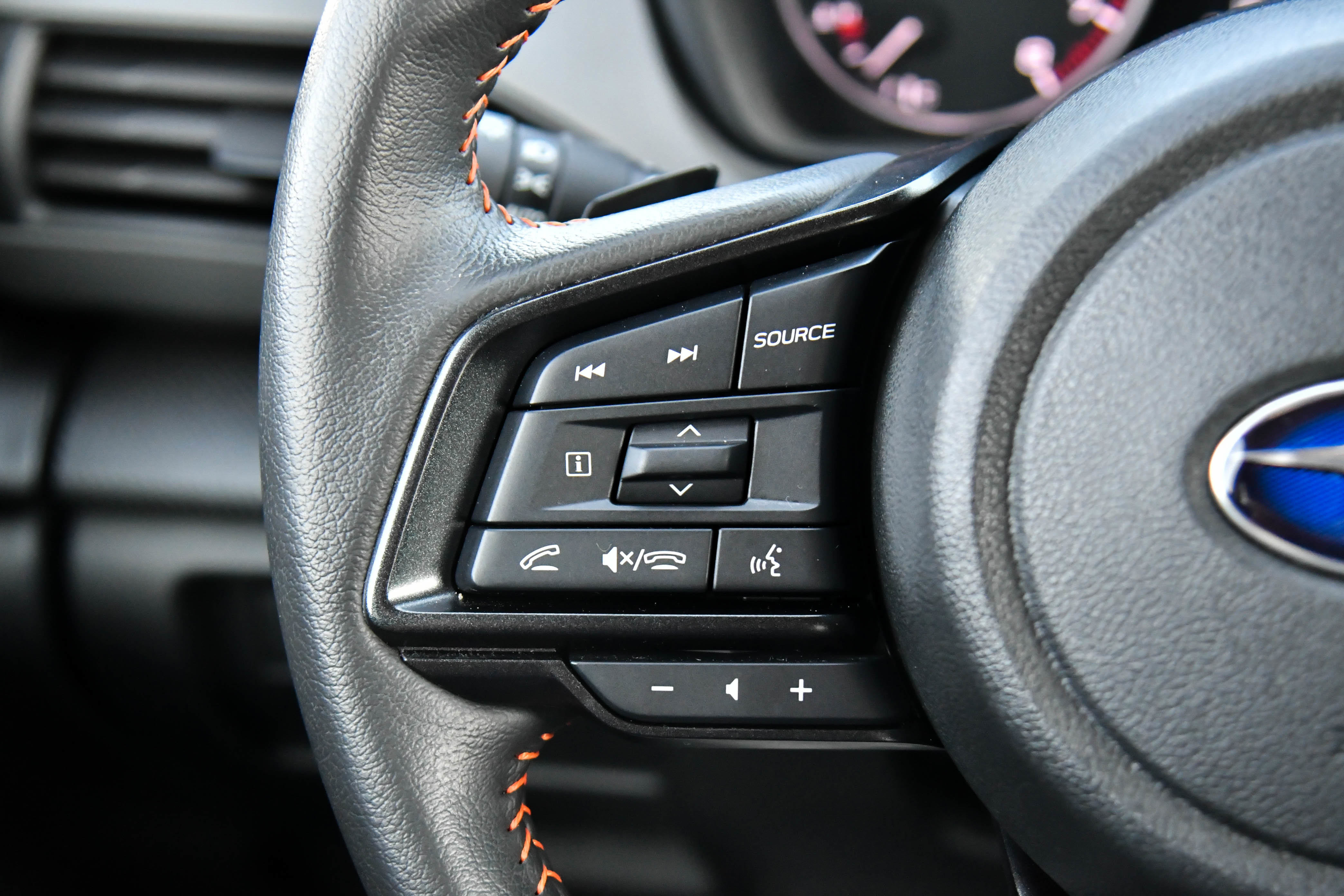 Used 2024 Subaru Crosstrek 2.5i Limited w/ Crosstrek Mirror Package image 32