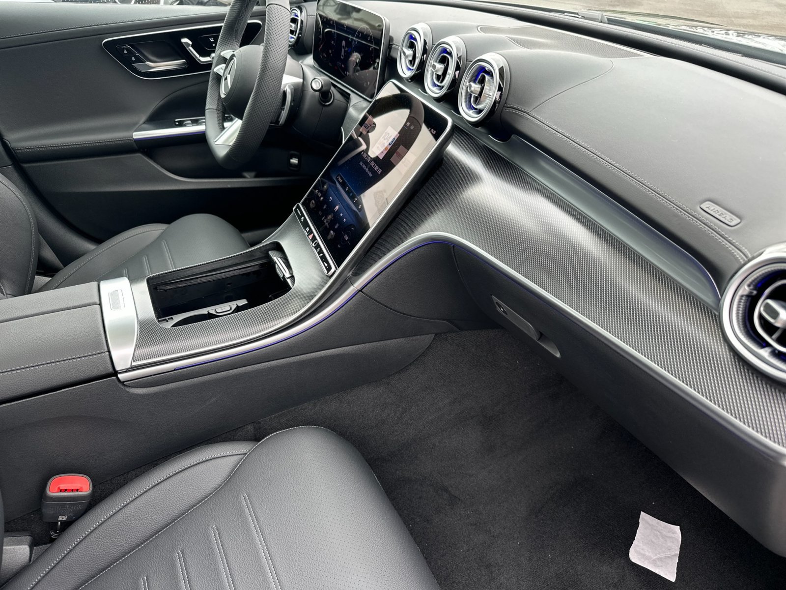 Used 2025 Mercedes-Benz C 300 4MATIC Sedan image 16