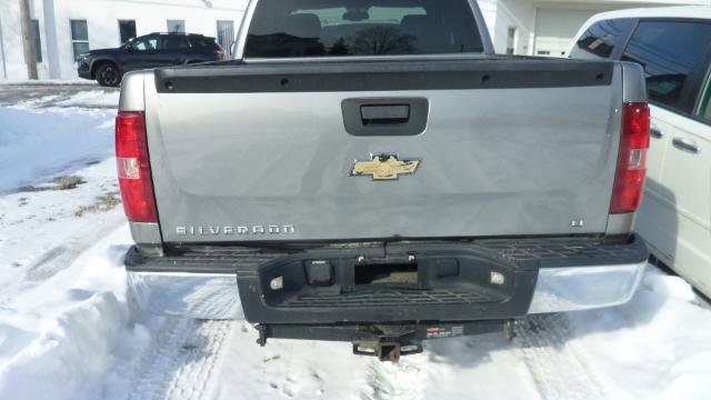 Used 2008 Chevrolet Silverado 1500 LT w/ Power Pack Plus AWD/4WD image 9
