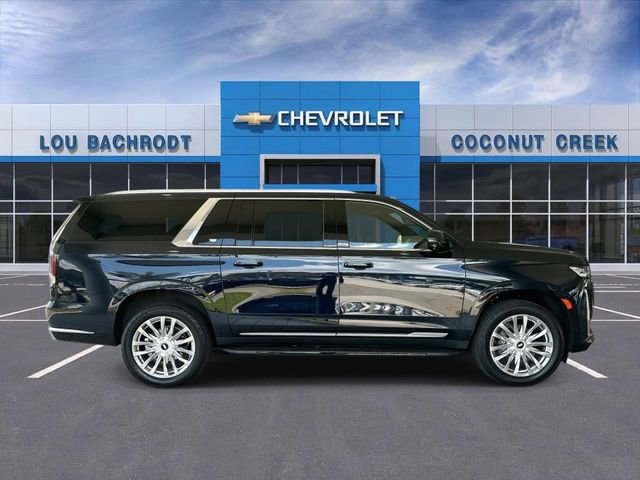 Used 2022 Cadillac Escalade ESV Premium Luxury AWD/4WD image 9