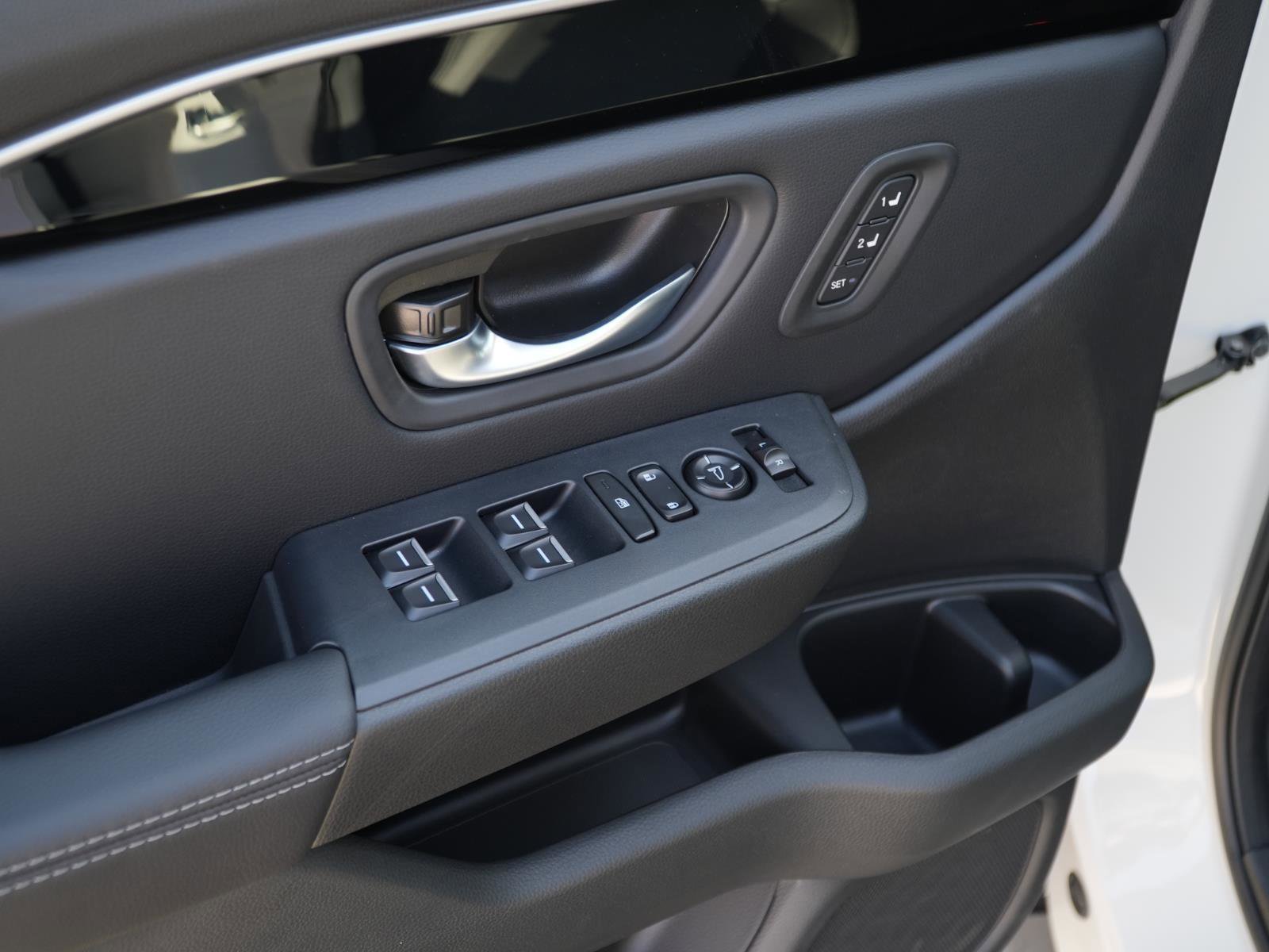 New 2025 Honda Pilot Touring image 14