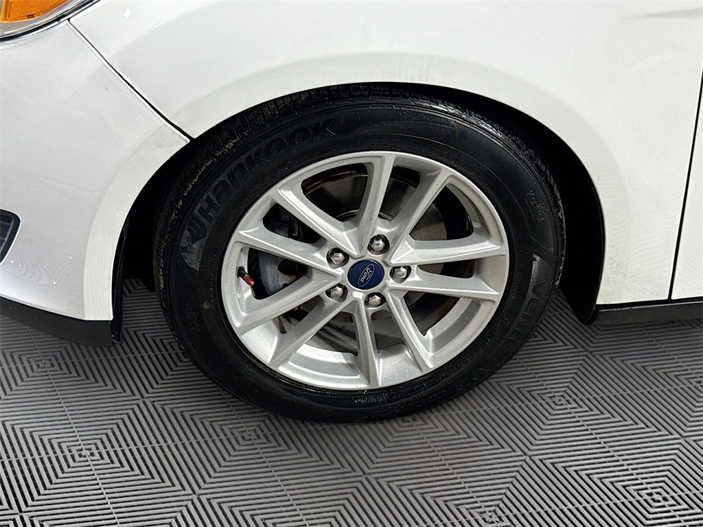 Used 2017 Ford Focus SE w/ Cold Weather Package image 33