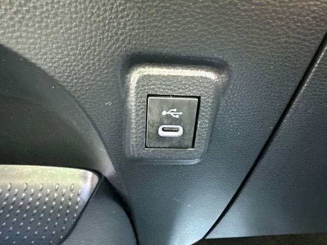 Used 2025 Toyota Corolla SE image 39