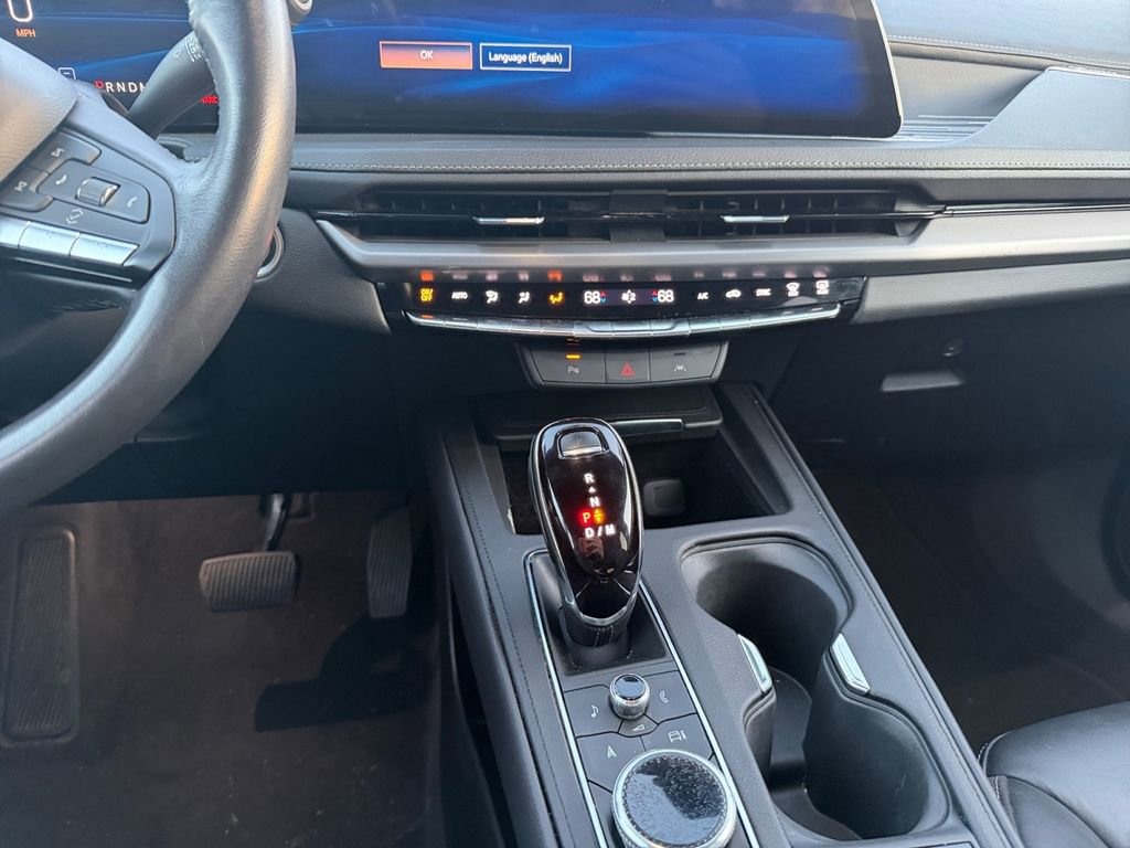 Used 2024 Cadillac XT4 Premium Luxury image 11