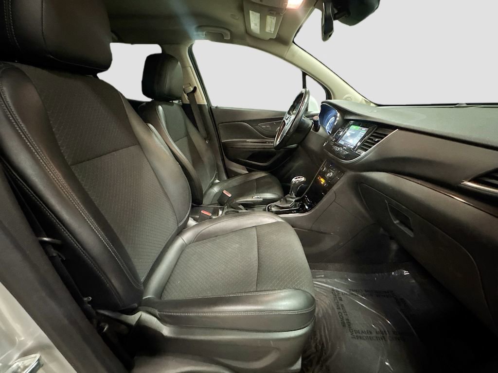 Used 2022 Buick Encore Preferred w/ Safety Package image 29