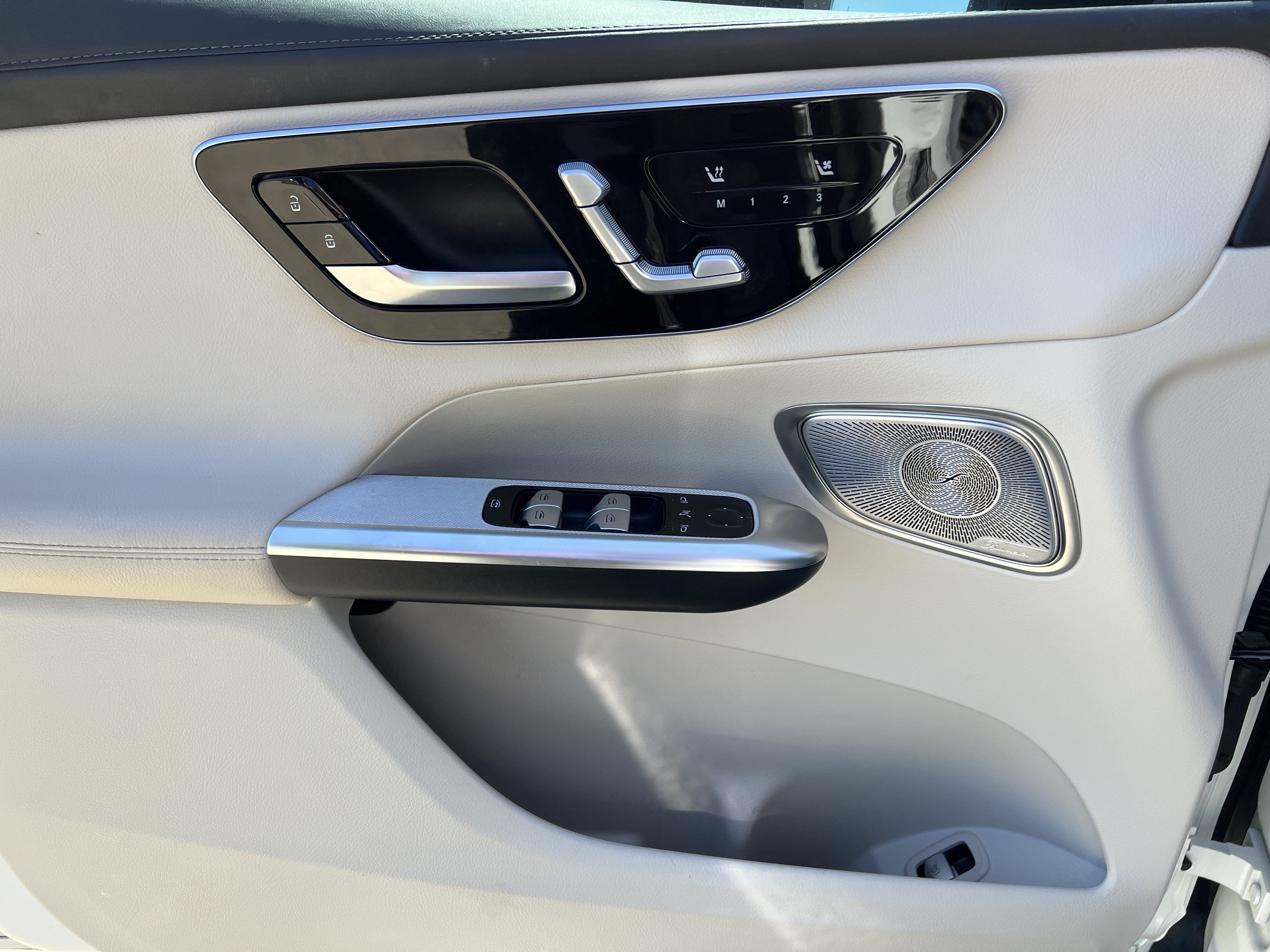 Used 2023 Mercedes-Benz GLC 300 image 14
