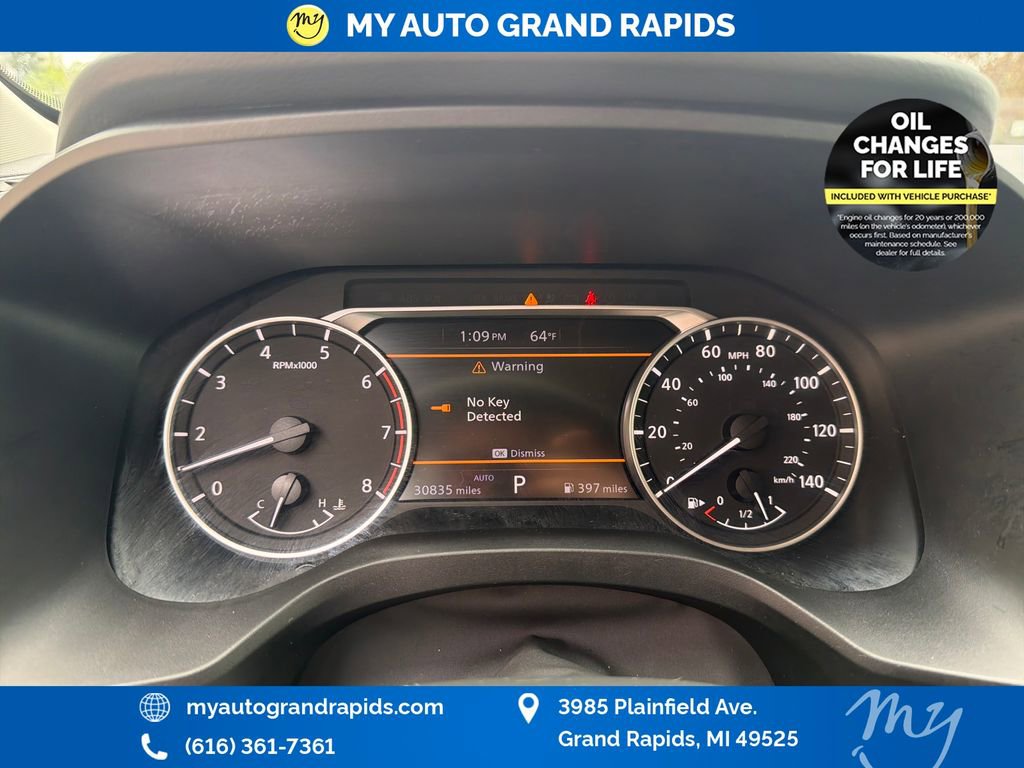 Used 2025 Nissan Rogue SV AWD/4WD image 16
