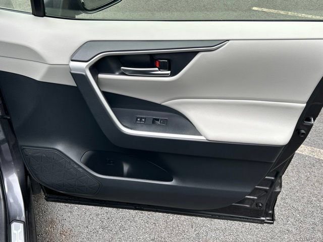 Certified 2025 Toyota RAV4 XLE AWD/4WD image 33