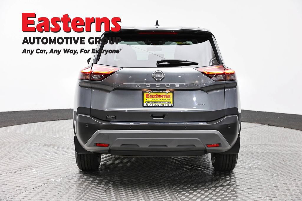 Used 2023 Nissan Rogue S AWD/4WD image 6
