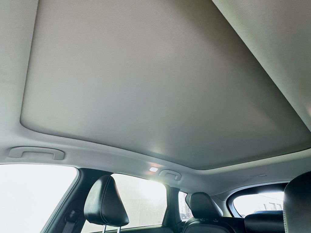 Used 2021 INFINITI QX50 Luxe w/ Accent Package image 21