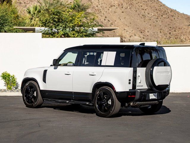 New 2026 Land Rover Defender 110 X-Dynamic SE image 9