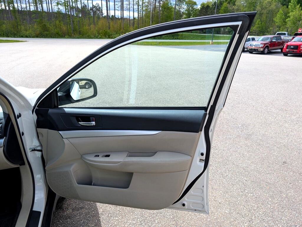 Used 2012 Subaru Outback 2.5i w/ Alloy Wheel Pkg image 15