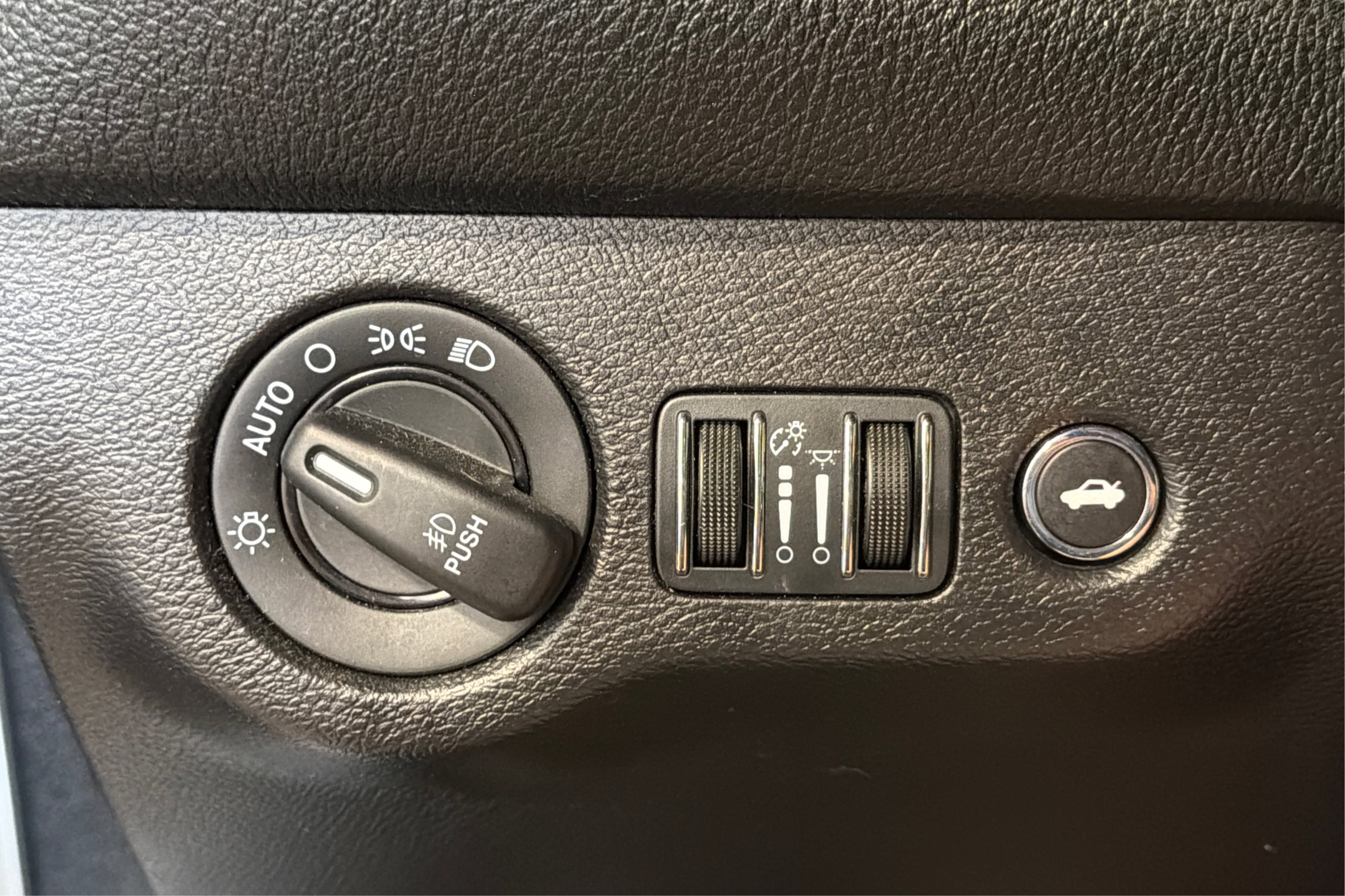 Used 2016 Dodge Challenger SXT Plus RWD image 20