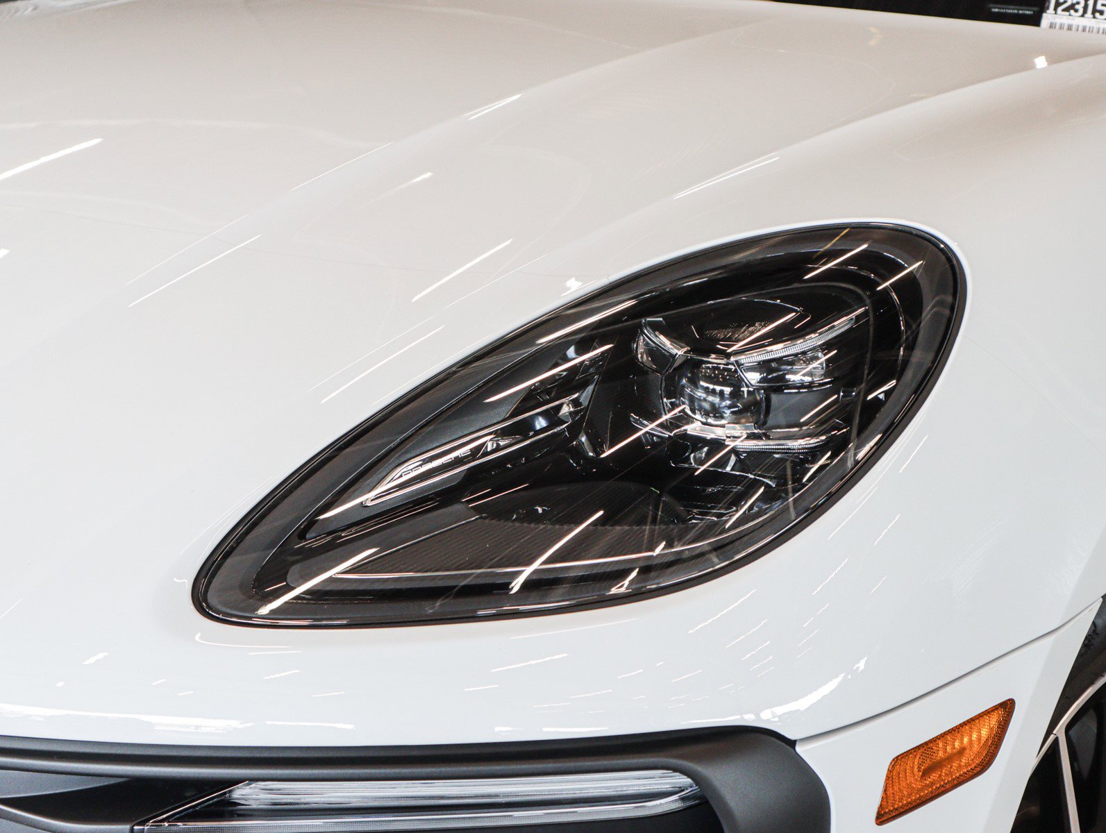 Used 2025 Porsche Macan image 28