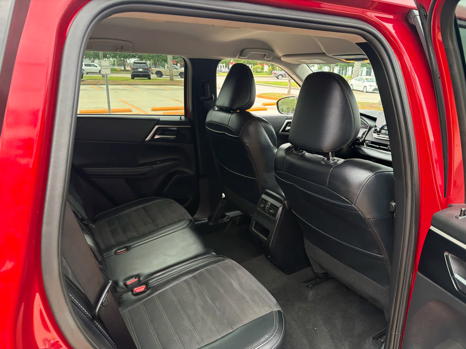 Used 2024 Mitsubishi Outlander SE FWD image 23