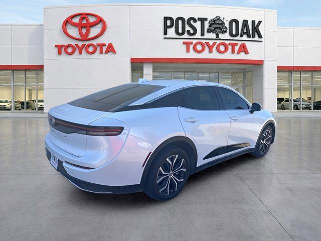 Used 2023 Toyota Crown XLE image 5