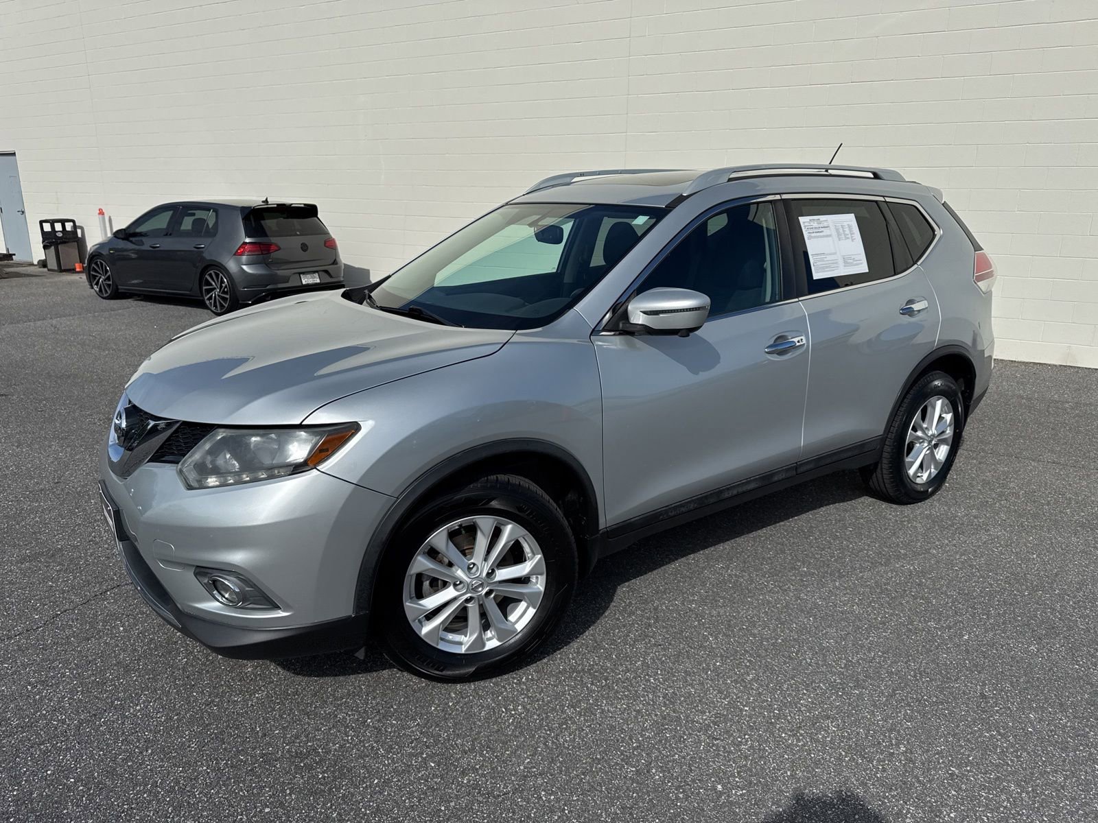 Used 2016 Nissan Rogue SV w/ SV Premium Package AWD/4WD image 1