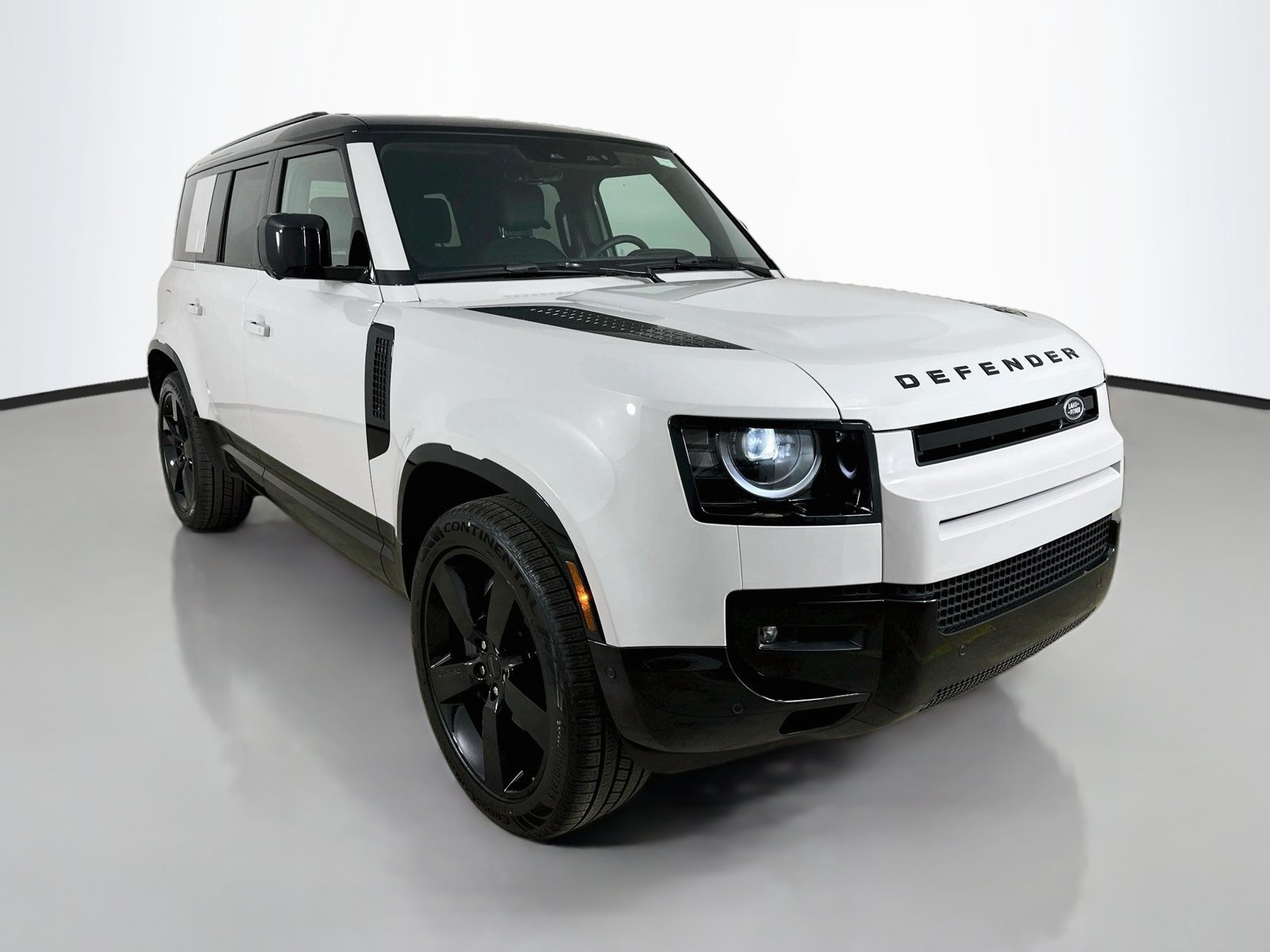 New 2026 Land Rover Defender 110 X-Dynamic SE AWD/4WD image 3