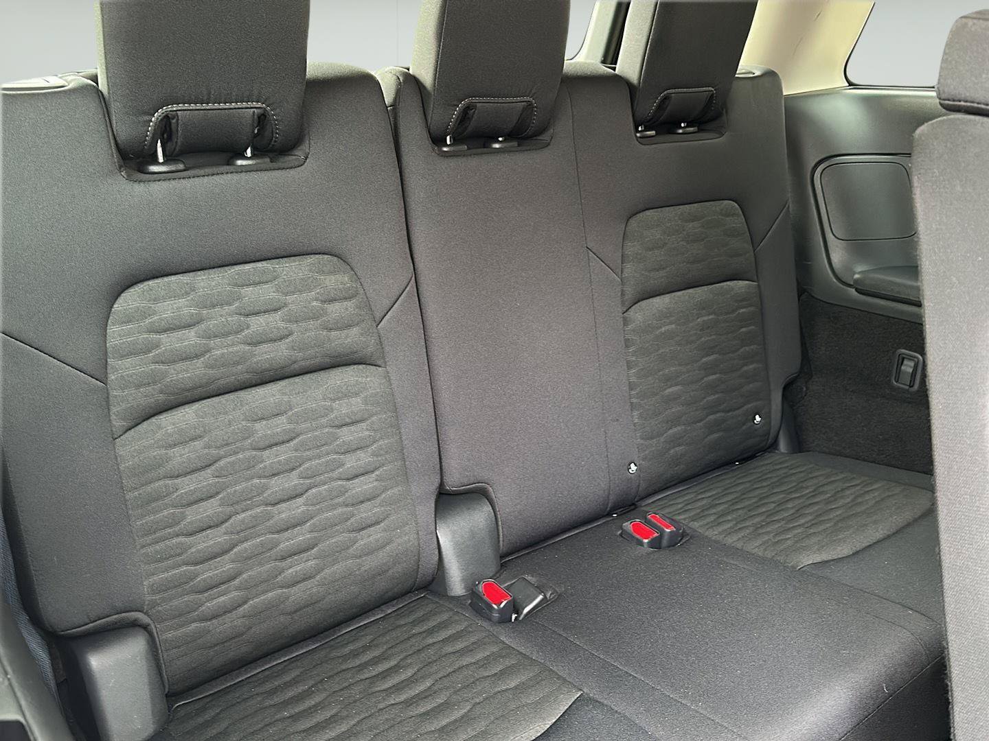 Used 2025 Nissan Pathfinder SV AWD/4WD image 28