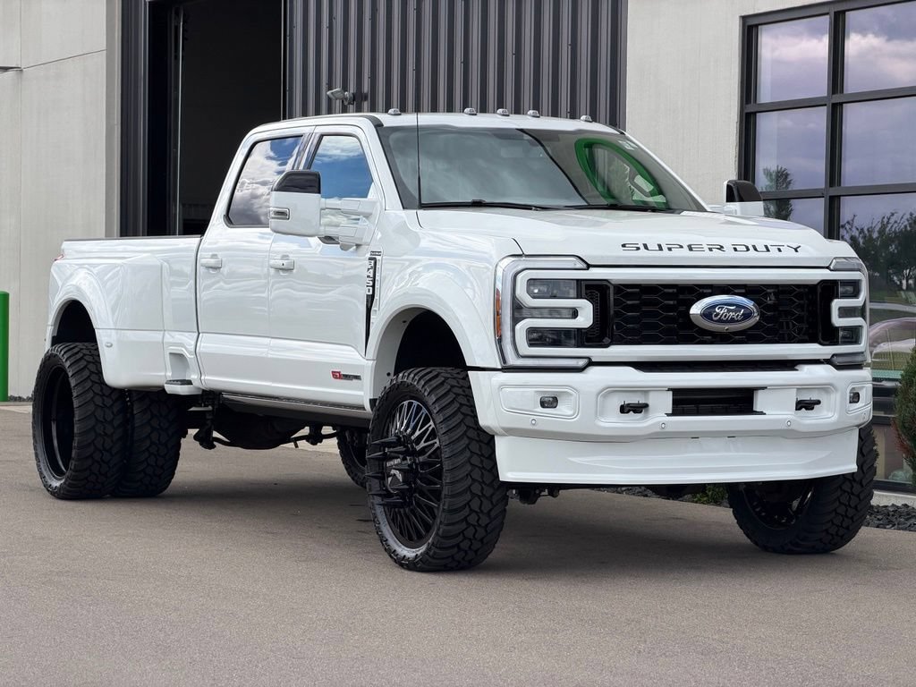 Used 2025 Ford F450 Platinum w/ FX4 Off-Road Package AWD/4WD image 4