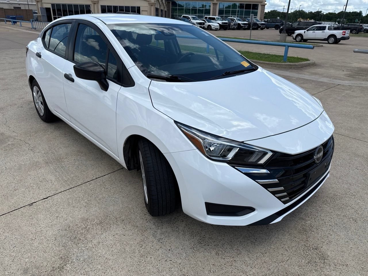 Used 2023 Nissan Versa S FWD image 18
