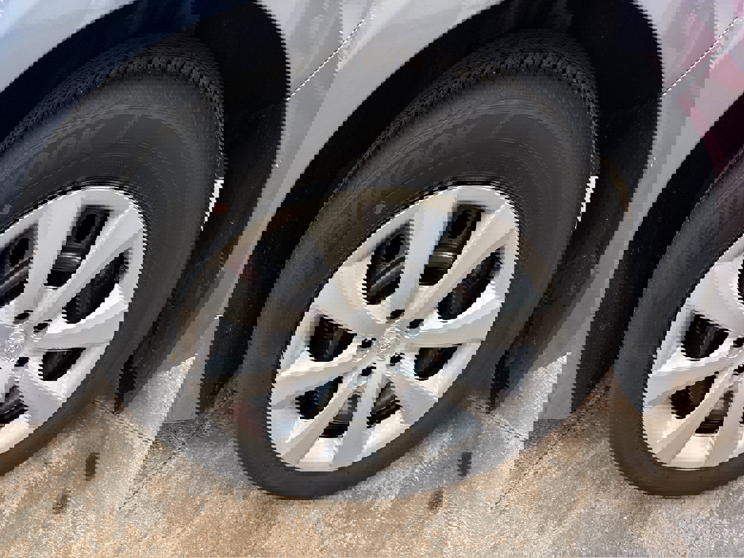 Used 2024 Toyota Corolla LE image 6