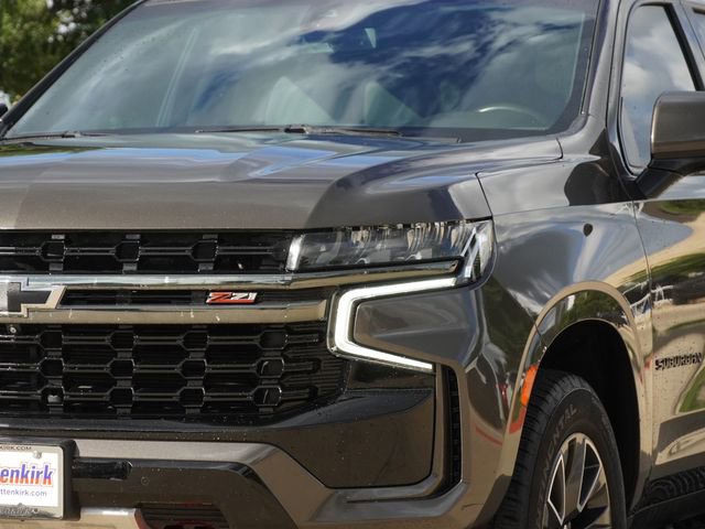 Used 2021 Chevrolet Suburban Z71 w/ Luxury Package AWD/4WD image 4